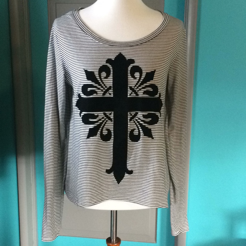 ❤️ Black and white Vanity long sleeve top. 🎥